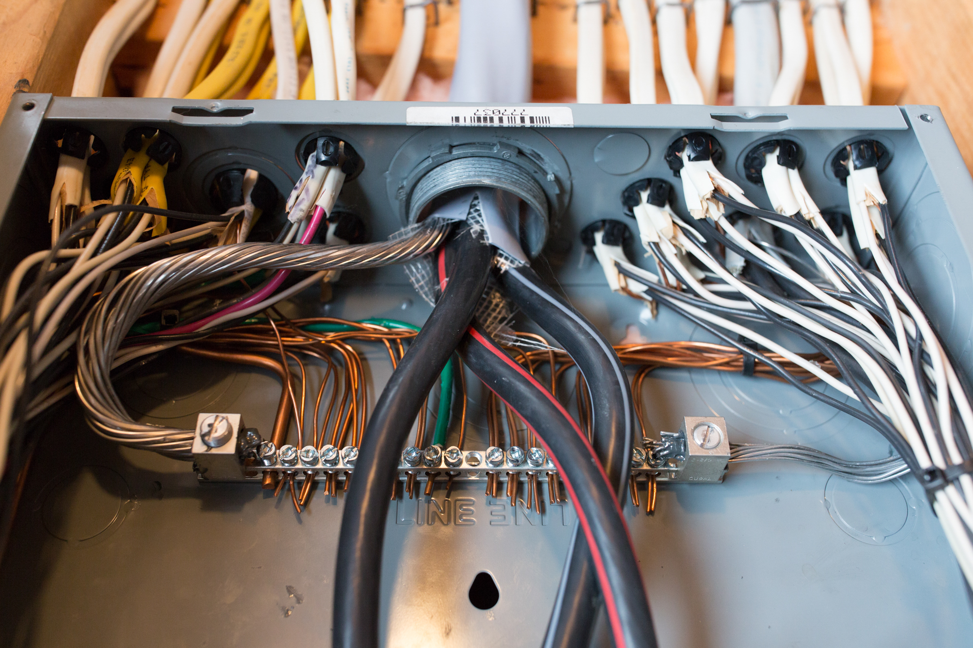 Electrician repair electrical panel